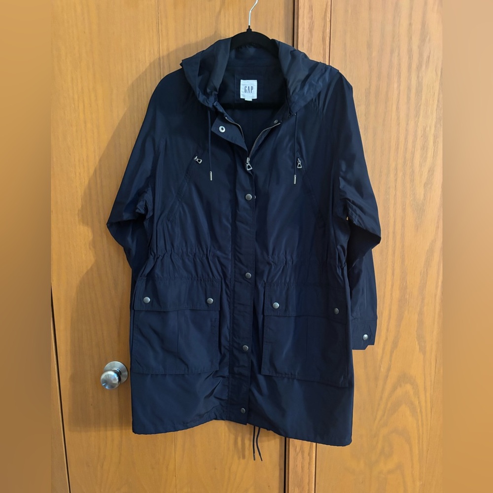 Gap hooded raincoat